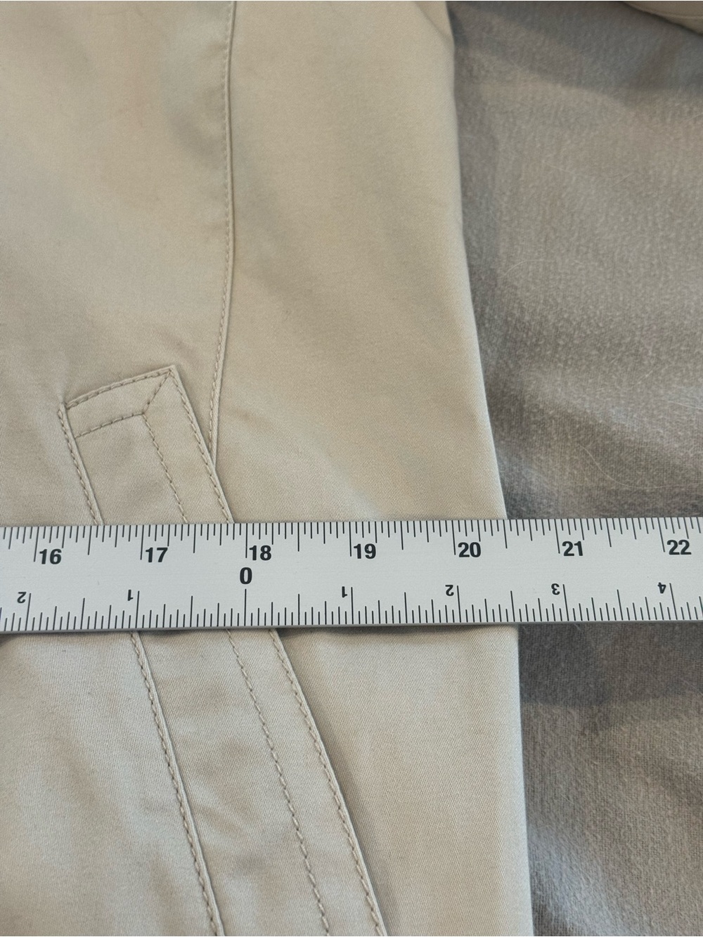 COACH Single Breasted Short Trench Coat Bone L Pink Lining Small Stain See Pic - Picture 9 of 10
